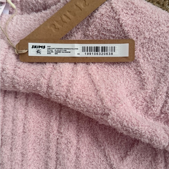 Skims COZY LIGHT OVERSIZED CABLEKNIT CREWNECK PULLOVER - Picture 10 of 10